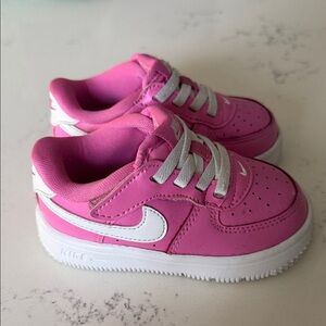 Nike Kids Sneakers in Pink and White